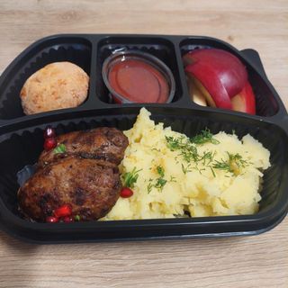 ლანჩი აფხაზურა პიურის გარნირით