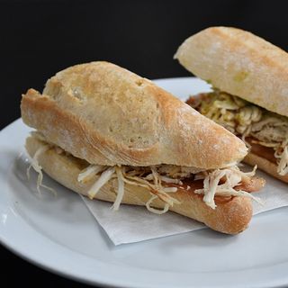 Bocadillos Pollo Especial