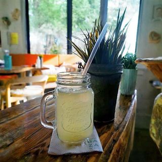 Limunada sa ukusom breskve