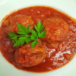 Albóndigas De Ternera En Salsa Jardinera