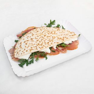 Piadina crudo di Parma, squacquerone e rucola
