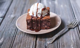 Brownie with ice cream 