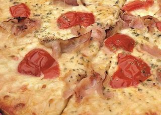 Prosciutto e funghi per intera