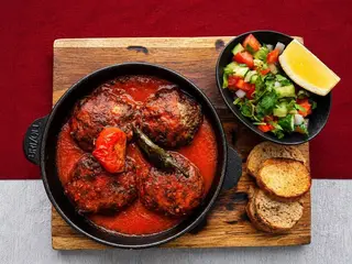 Гювечте кашарли кьофте/Güveçte kaşarlı köfte