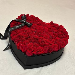 Grande Boite De Fleurs Rouges