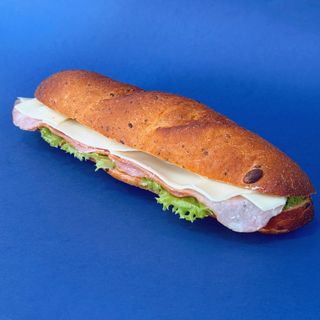 პარიზული სენდვიჩი ლორით და ყველით