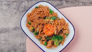 Smażony ryż z warzywami