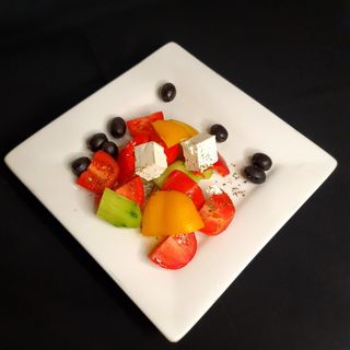 Салат Грецький класичний (300г)