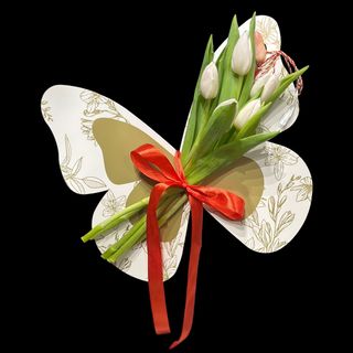 Fluture cu lalele albe