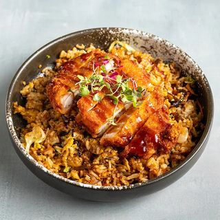 Yakimeshi De Tonkatsu (Cerdo)