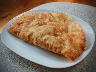 Чебурек з куркою та зеленню (180g)