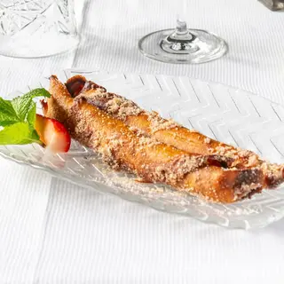 Filloas crujientes rellenas de crema pastelera