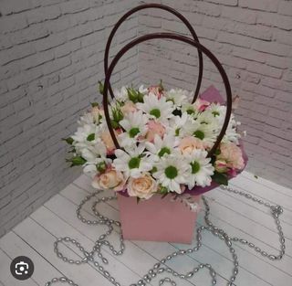 ყვავილების ჩანთა ქრიზანთემებით