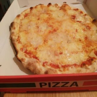 Pizza Cuatro Quesos (33 Cm.)