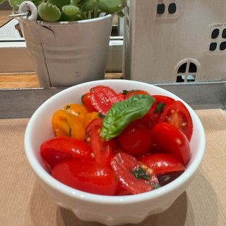 POMODORINI AL BASILICO