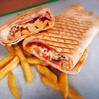  Сандвич със суджук и кашкавал (480г)