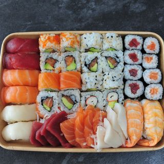 Bandeja 14 Sushi (44 Uds.)