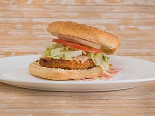 Hamburguesa De Pollo Crispy (Empanada) Completa