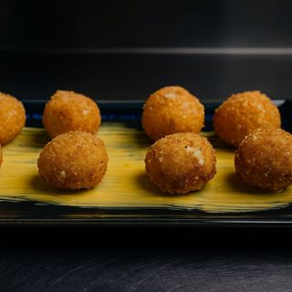Croquetas de Mac & Cheese