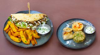 Chawarma Spécial + FRITES + Boisson 