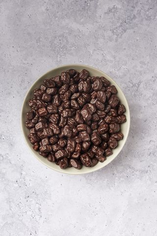 Piña bañada en chocolate negro