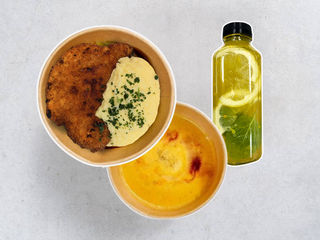 Kotlet "schabowy" z puree ziemniaczanym + Zupa krem serowa + Naturalna lemoniada