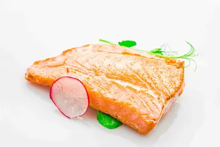 45. Salmone alla piastra con salsa satay