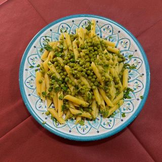 Penne con piselli 