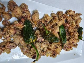 Ración De Puntillas Con Pimientos Del Padrón 