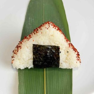 Onigiri Spicy Łosoś