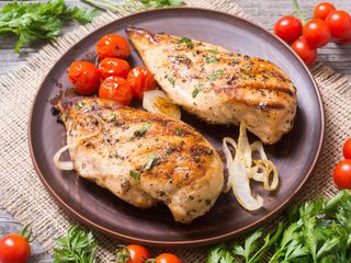 piept de curcan la gratar