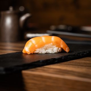 100. Nigiri De Salmón (1 Ud.)