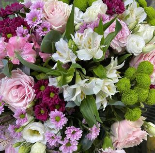 IL MISTO ( bouquet misto preparato con fiori di stagione )