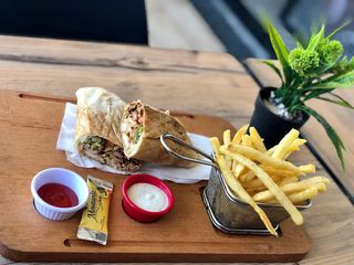 Shawarma + Frites + Soda