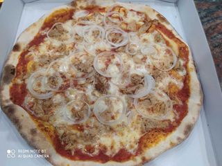 Pizza Tonno E Cipolle (33 cm.)