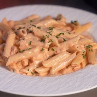 Penne salmone