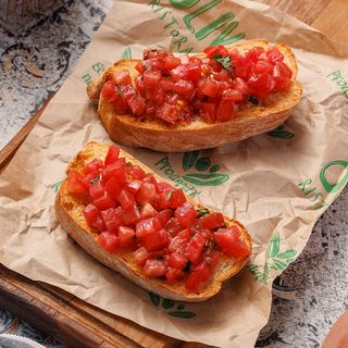 Брускетта со свежими помидорами / Bruschette cu Roșii Proaspete