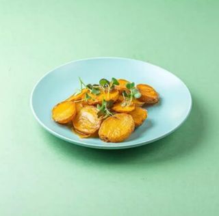 Молодой картофель в соусе демиглас