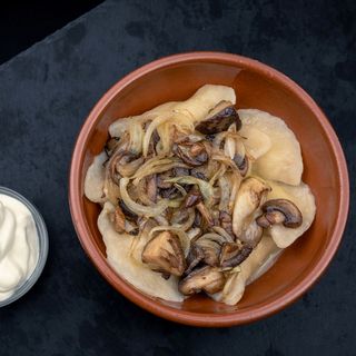 Empanadas  "Varenyky" (hervidos)  de papa pure. Comida Artesana