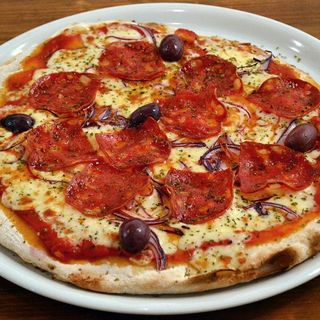 Pizza salami picante