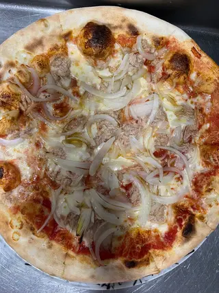 Pizza Tonno Y Cebolla (33 cm)