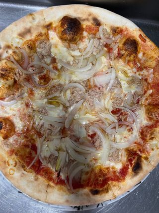 Pizza Tonno Y Cebolla (33 cm)