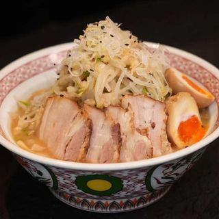 二郎系酱油拉面(RAMEN DE  SOJA JIRO)