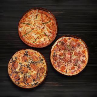 3 Pizzas grandes (32 cm.)