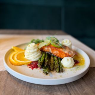 Somon cu sos butter lemon 