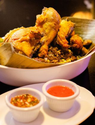 Arroz Wok Fusión Clásico (Familiar) + 1/2 Pollo Frito
