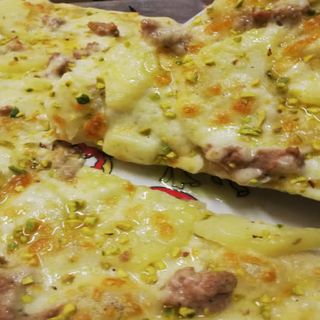 Patate salsiccia e pistacchio