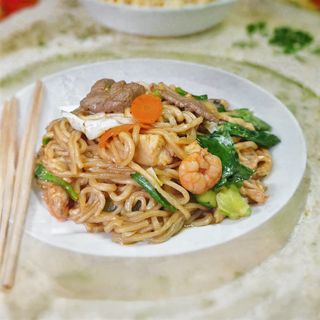 Stir Fry Noodles With Eggs