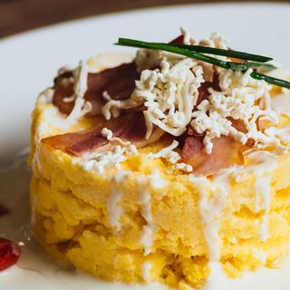 Mamaliga cu branza de vaci si jumar