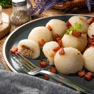 Pyzy z mięsem z okrasą